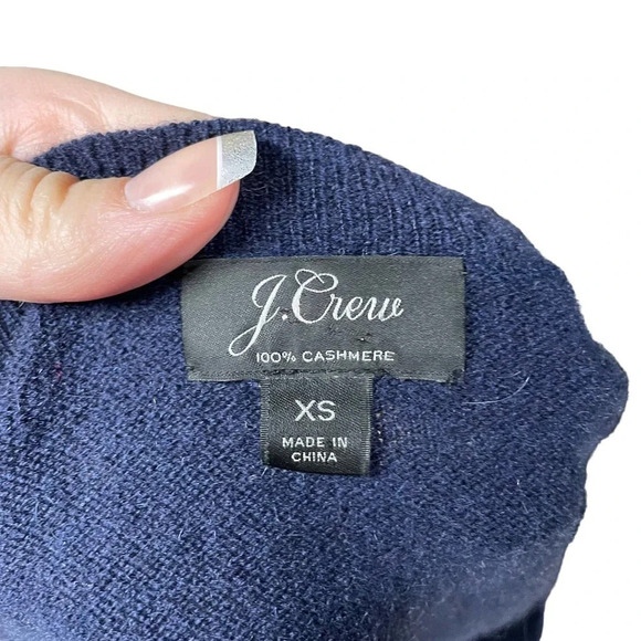 J. Crew Navy Blue Stars V-Neck‎ Cashmere Sweater Size XS - Picture 6 of 6